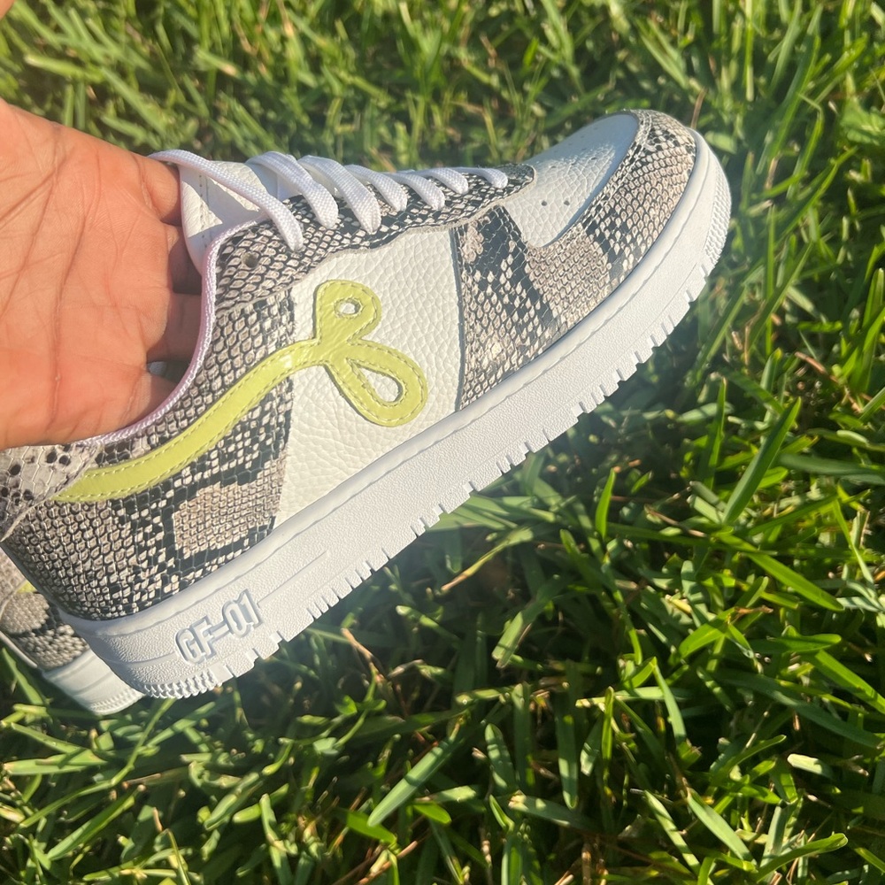 John Geiger Two-Tone Natural Python GF-01s - Picture 4 of 6